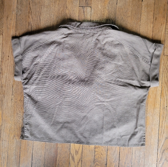 Cute Cropped Button Tank ✨️ - Picture 6 of 7